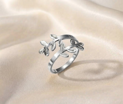 Entangled Vine Ring